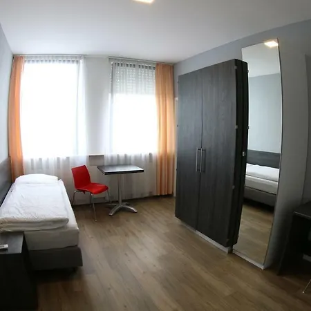 Looks-Inn Viernheim Extérieur photo
